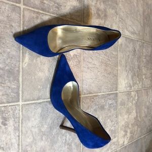 Size 7 Blue Guess heels